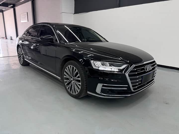 Photo 3 - Audi A8