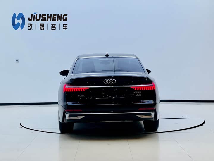 Фото 5 - Audi A6L