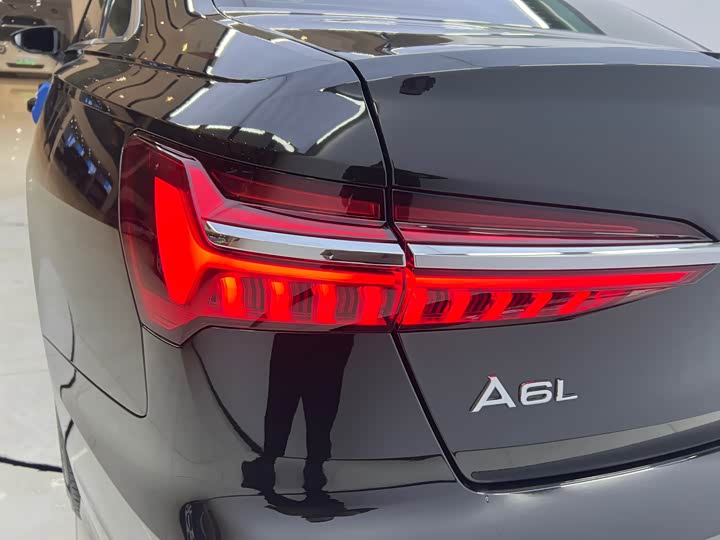 Фото 8 - Audi A6L