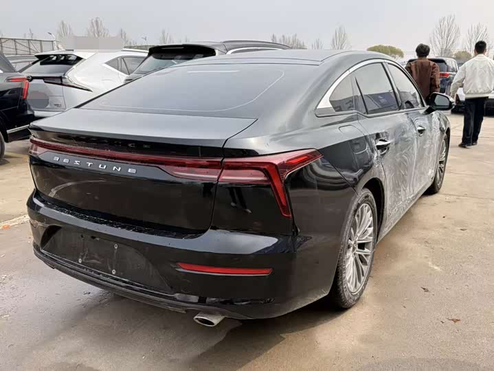 Фото 8 - Bestune B70