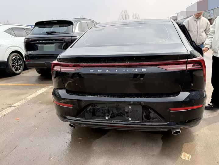 Фото 9 - Bestune B70