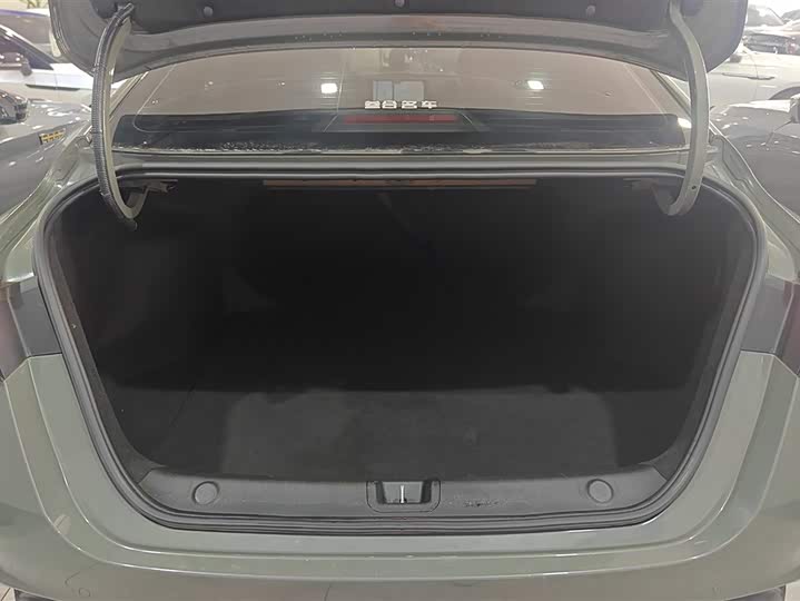 Фото 4 - Geely Binrui