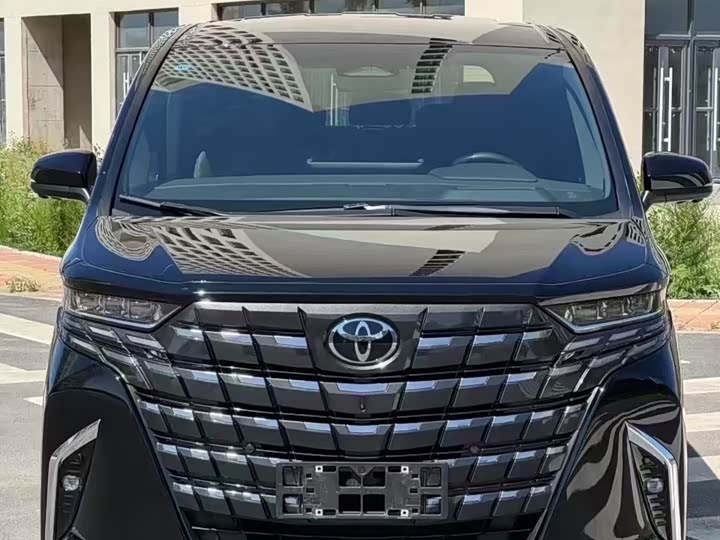 Фото 2 - Toyota Alphard