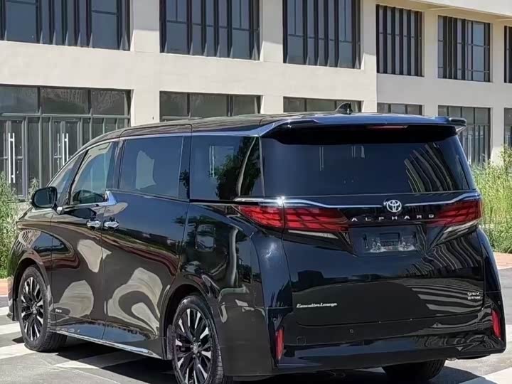 Фото 5 - Toyota Alphard