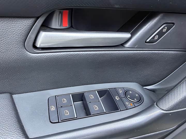 Фото 8 - Mazda CX-50