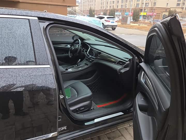 Фото 8 - Buick LaCrosse