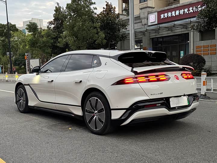 Photo 6 - Denza Z9GT