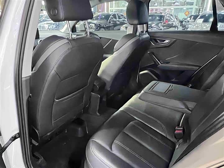 Фото 4 - Audi Q2L