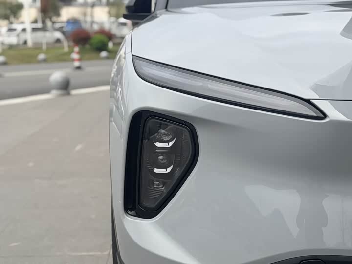 Фото 8 - Nio ES6