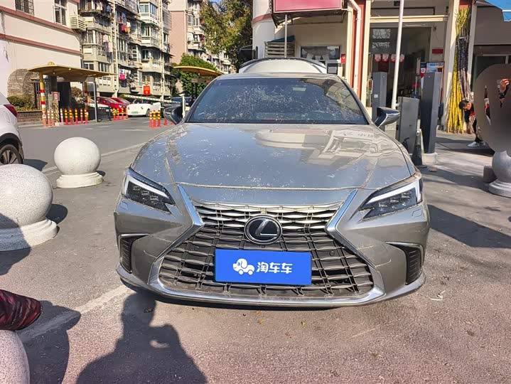 Фото 2 - Lexus ES