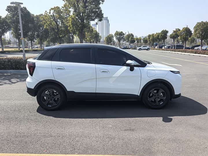 Фото 4 - Geely Geometry E Firefly