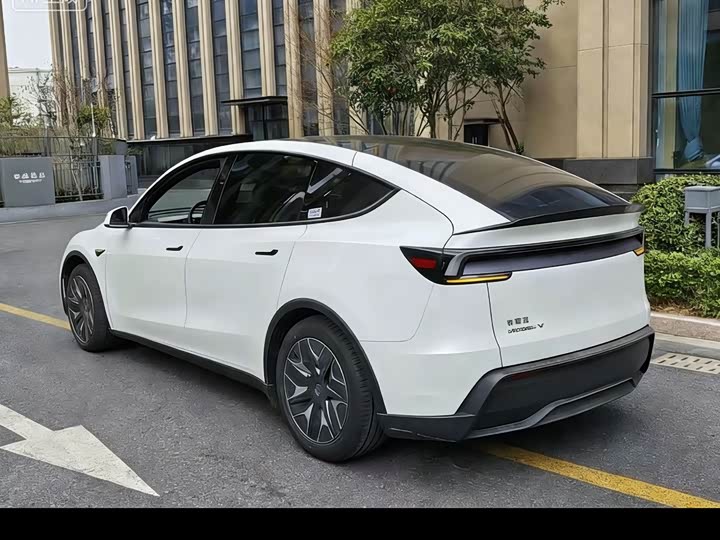 Фото 4 - Tesla Model Y