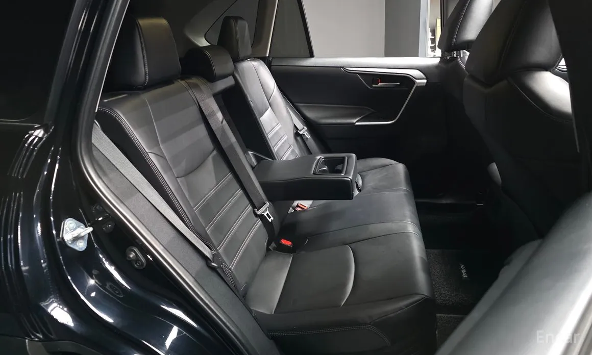 Фото 12 - Toyota RAV4