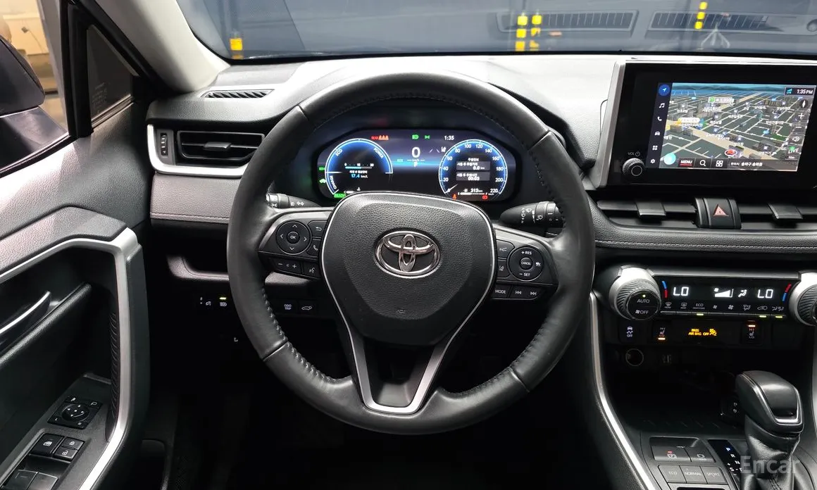 Фото 13 - Toyota RAV4