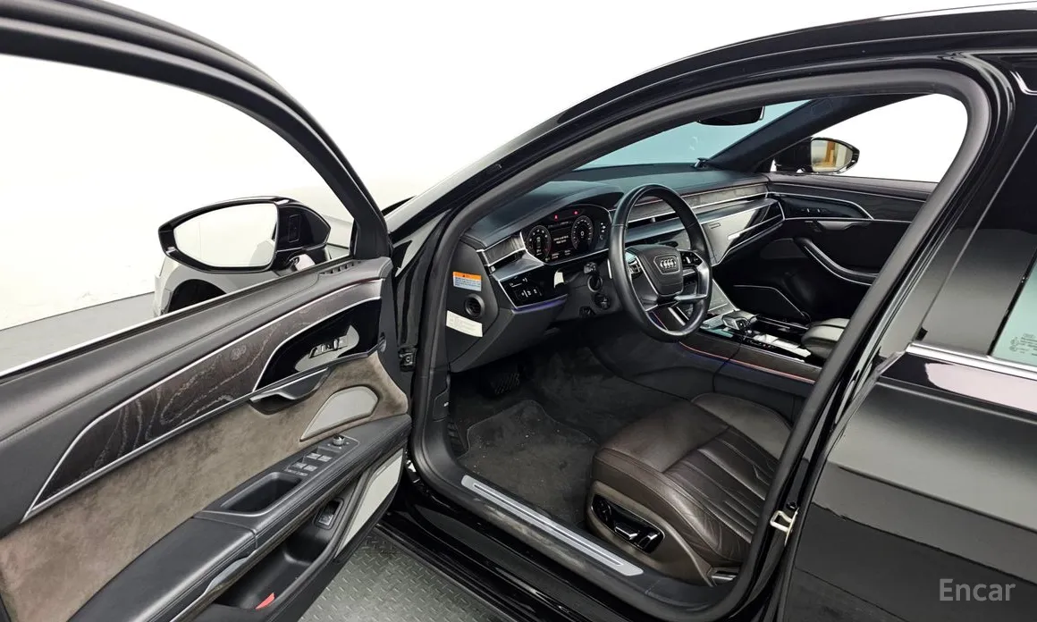 Фото 10 - Audi A8