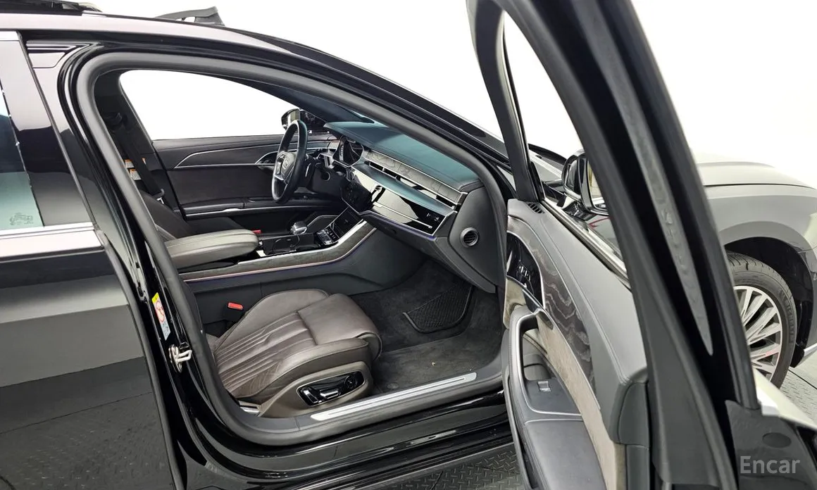 Фото 11 - Audi A8