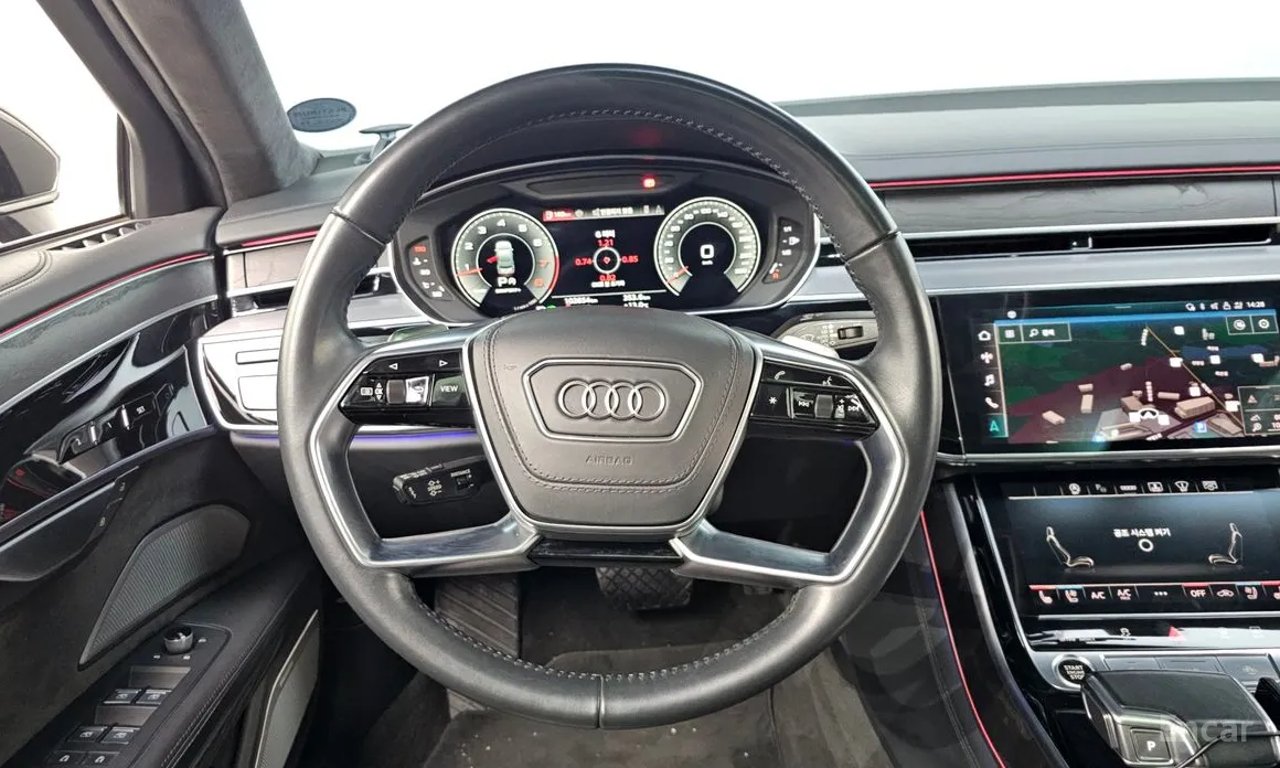 Фото 13 - Audi A8