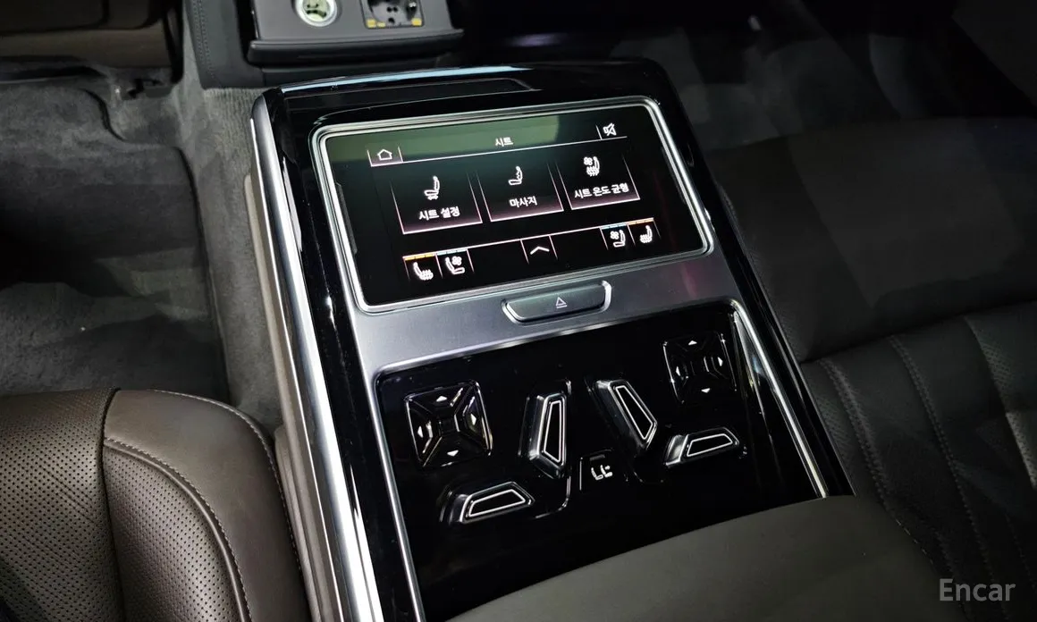 Фото 18 - Audi A8