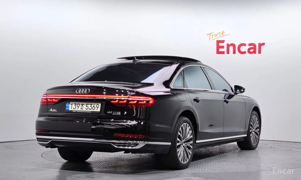 Фото 2 - Audi A8