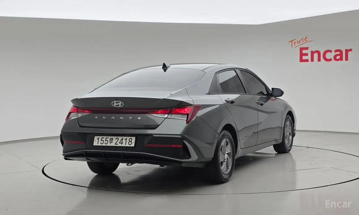 Фото 2 - Hyundai Avante