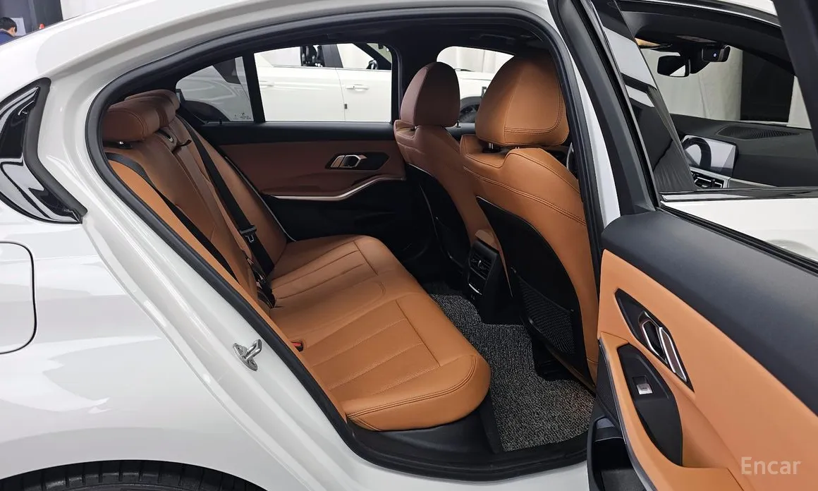 BMW 3 Series 2019 320i M Sport