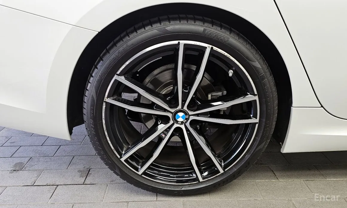 BMW 3 Series 2019 320i M Sport