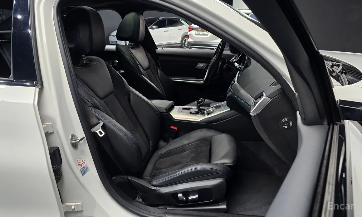 BMW 3 Series 2019 320i M Sport