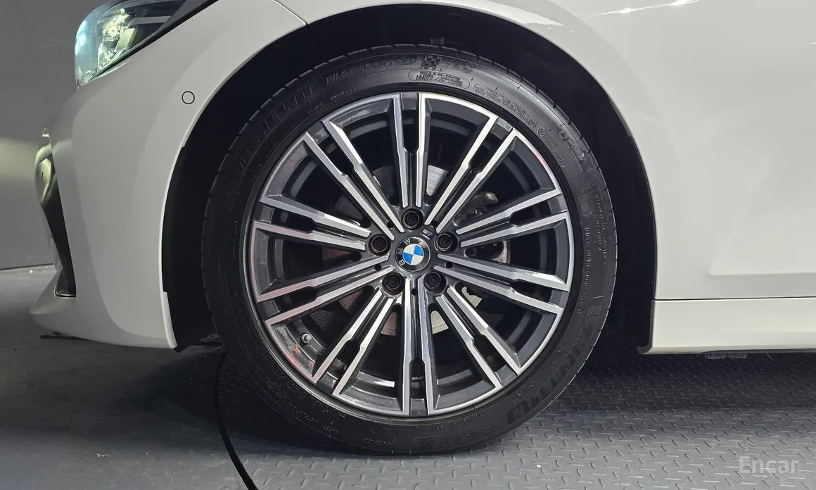 BMW 3 Series 2019 320i M Sport