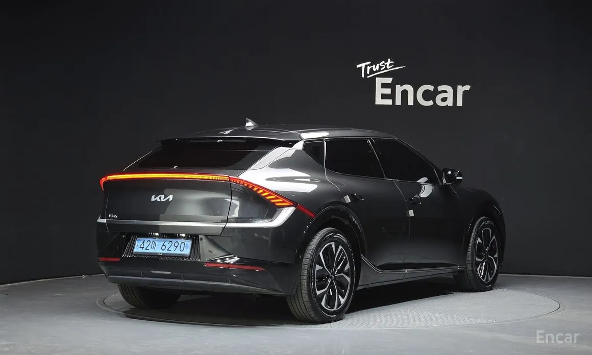 Фото 2 - Kia EV6