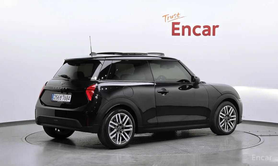 Фото 2 - Mini Cooper