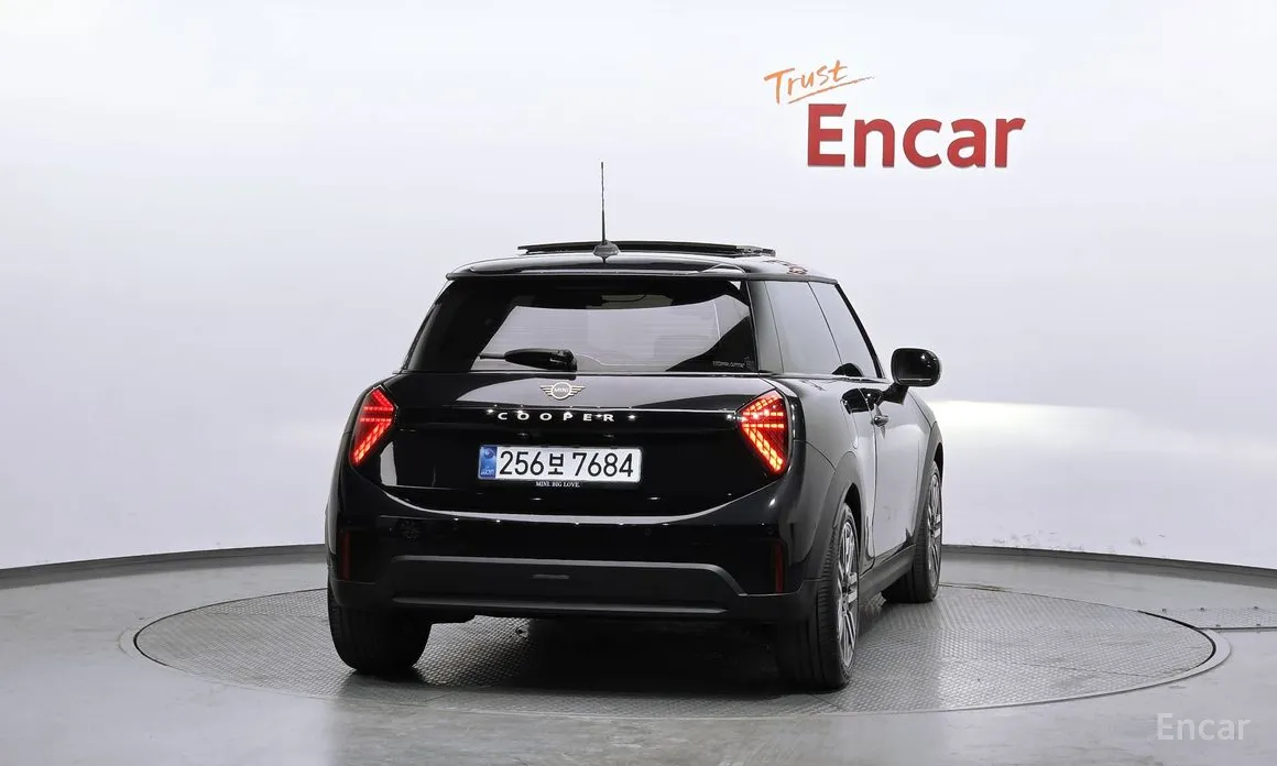 Фото 4 - Mini Cooper