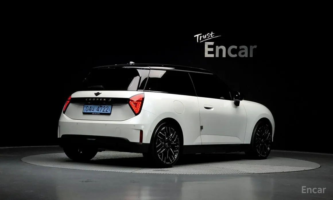 Фото 2 - Mini Cooper