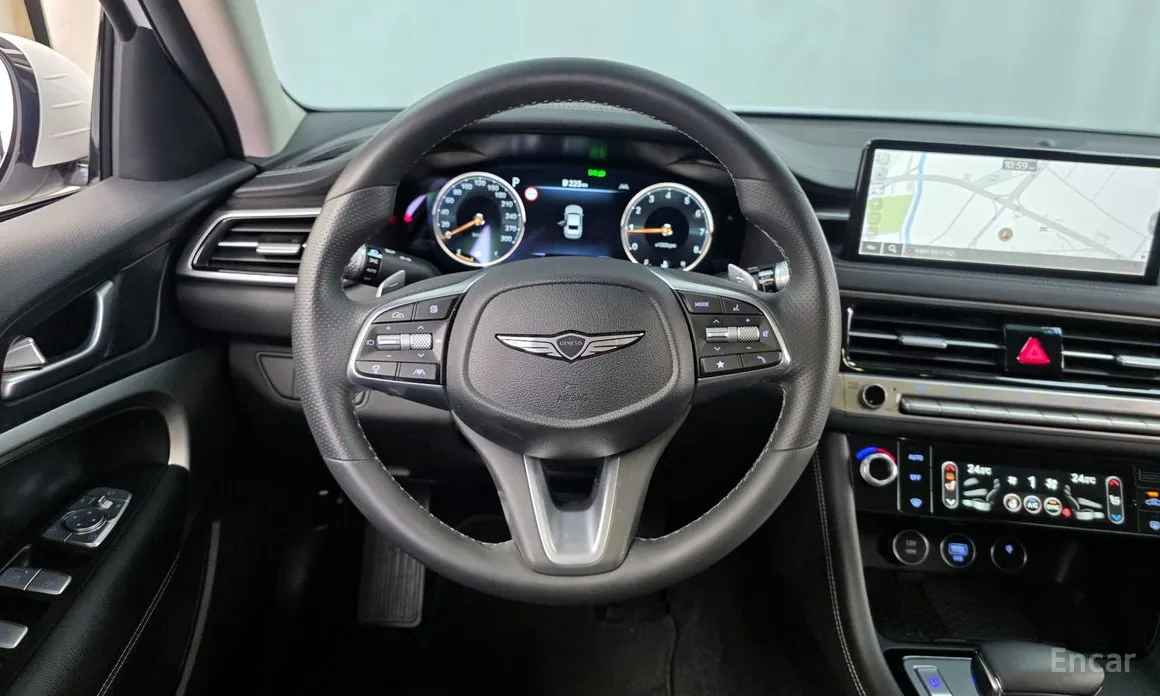 Фото 13 - Genesis G70