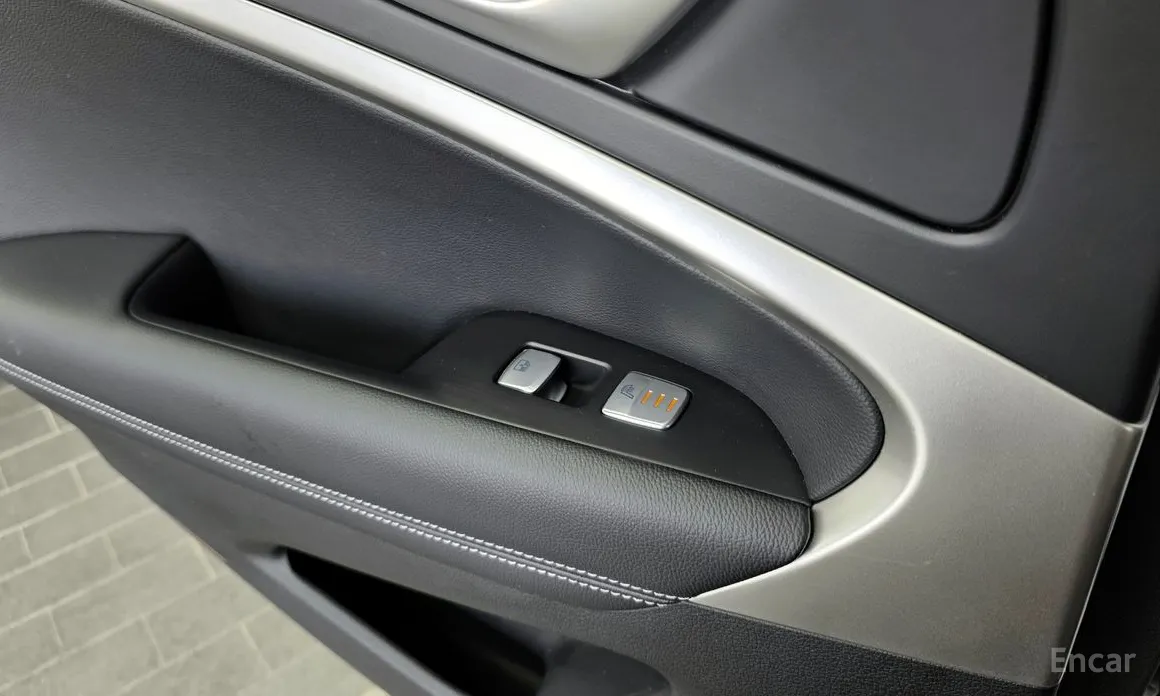 Фото 19 - Genesis G70