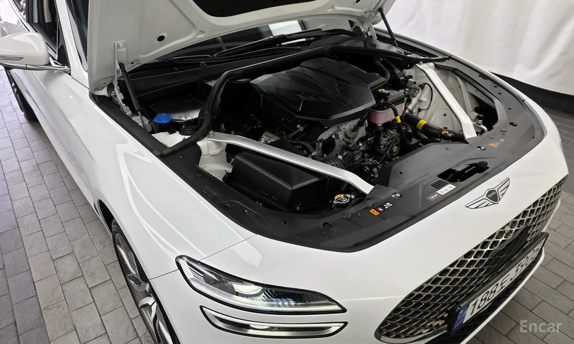 Фото 6 - Genesis G70