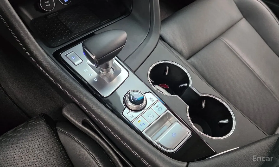 Фото 9 - Genesis G70