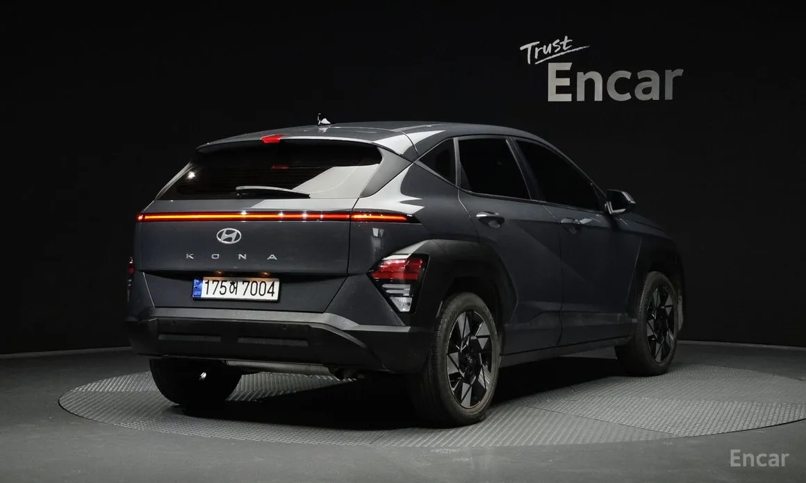 Фото 2 - Hyundai Kona