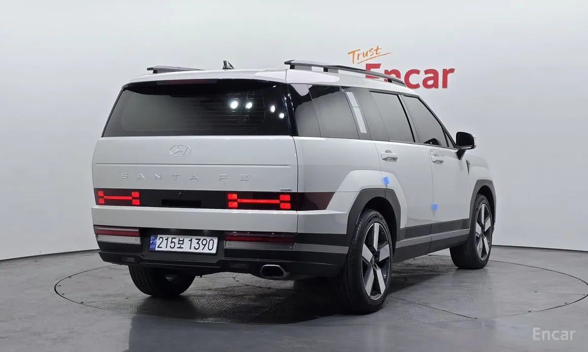 Фото 2 - Hyundai Santa Fe