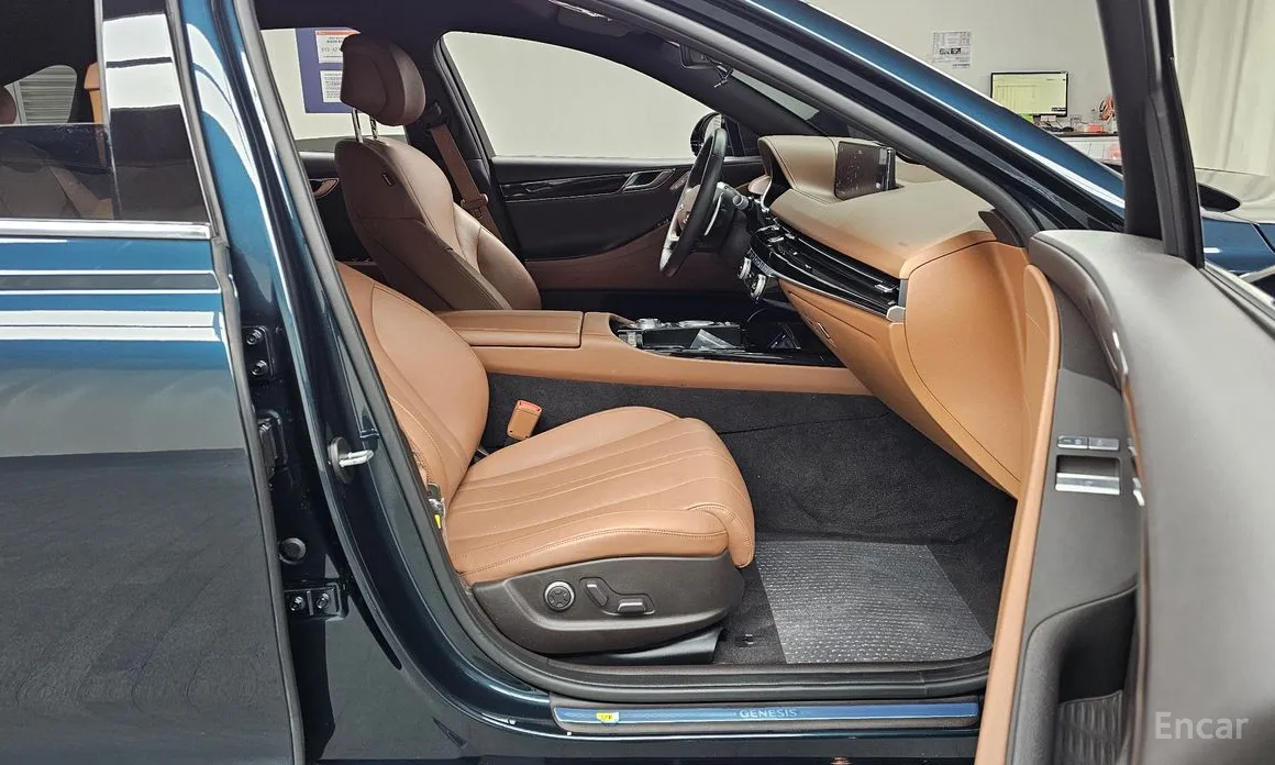 Фото 11 - Genesis G80