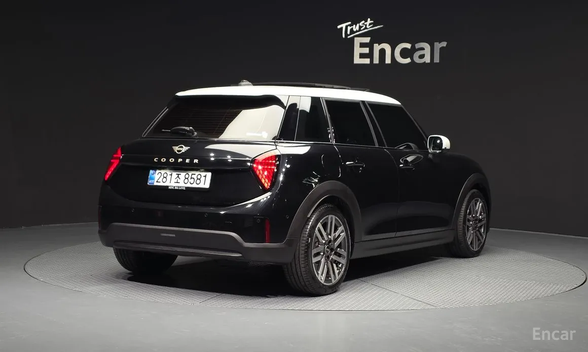 Фото 2 - Mini Cooper