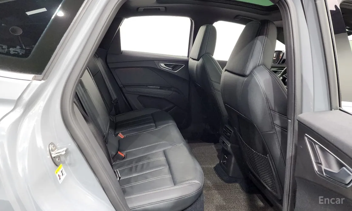 Фото 12 - Audi Q4 e-tron