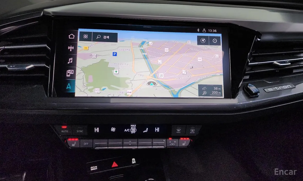 Фото 14 - Audi Q4 e-tron