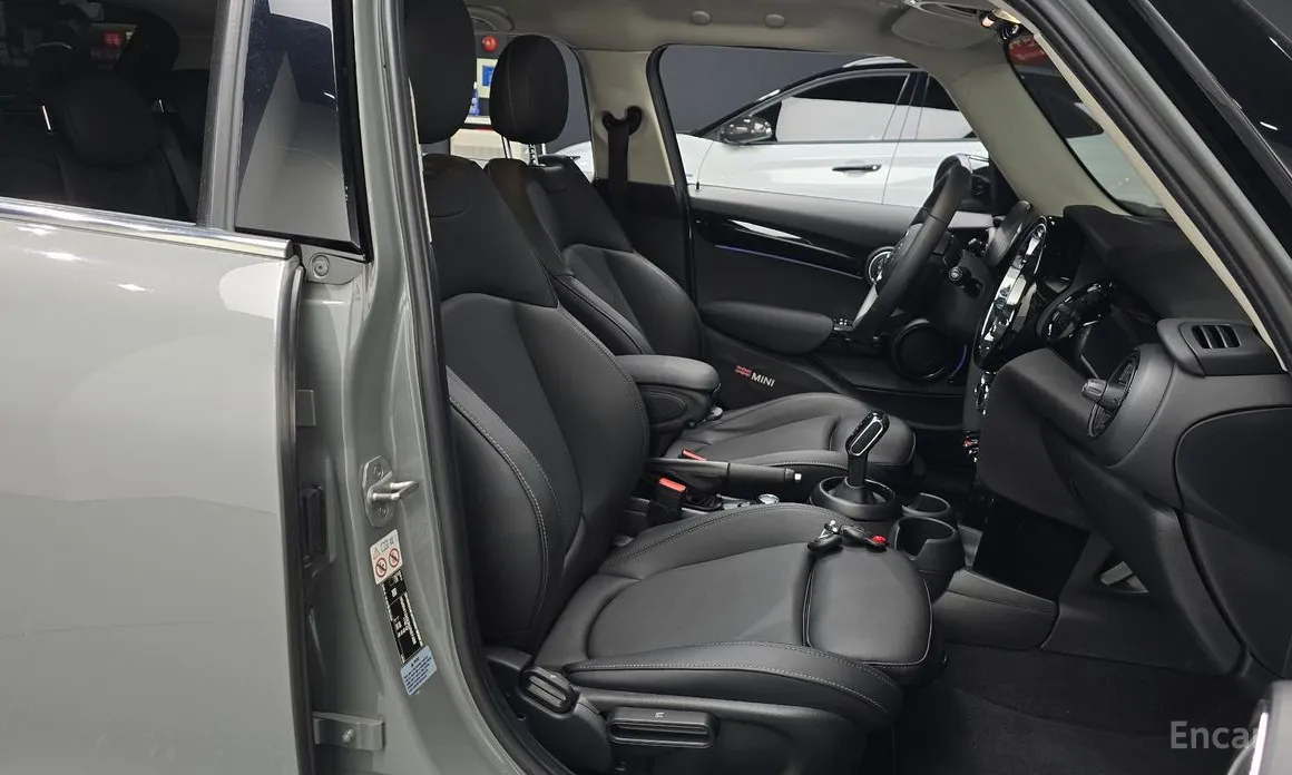 Фото 10 - Mini Cooper