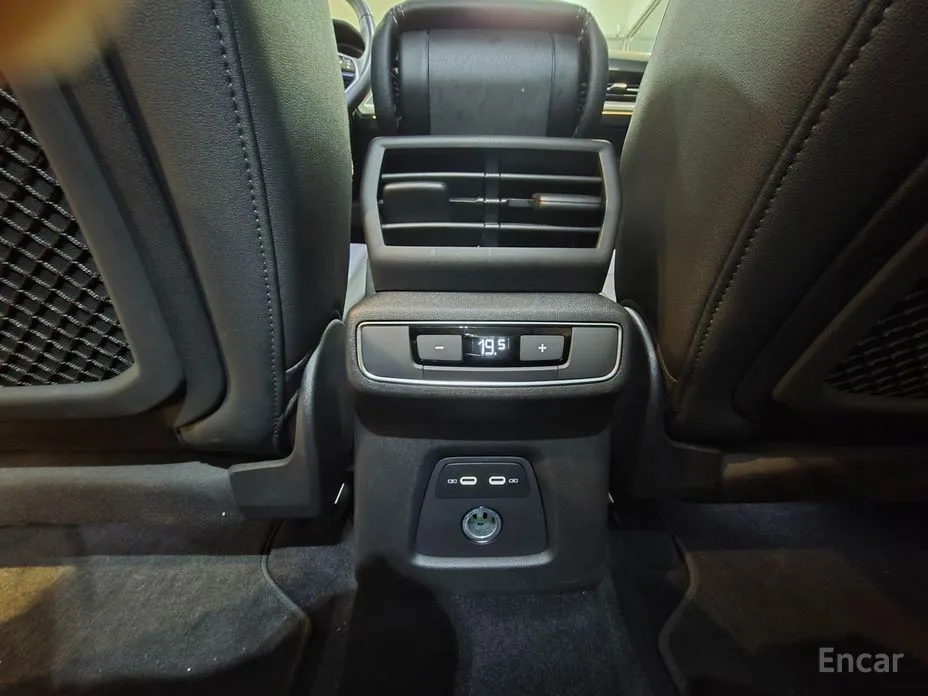 Фото 18 - Audi Q4 e-tron