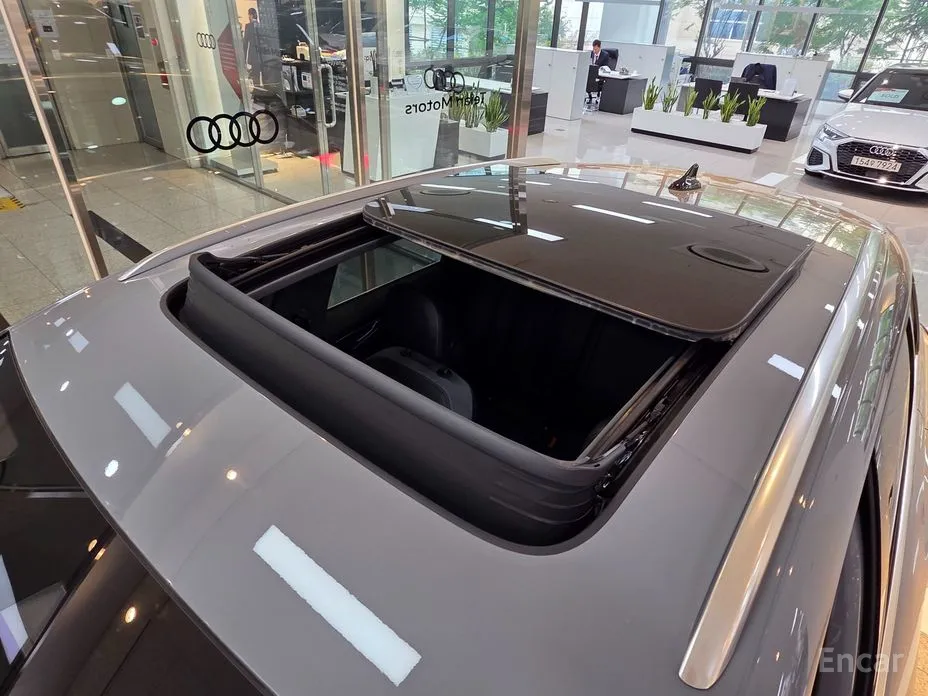 Фото 19 - Audi Q4 e-tron