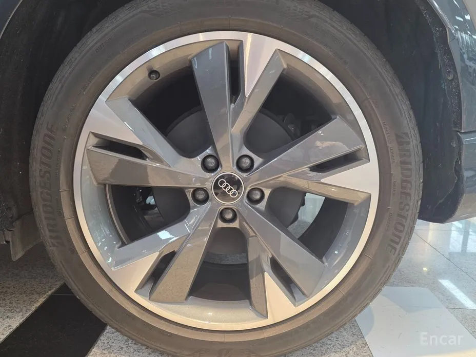 Фото 5 - Audi Q4 e-tron