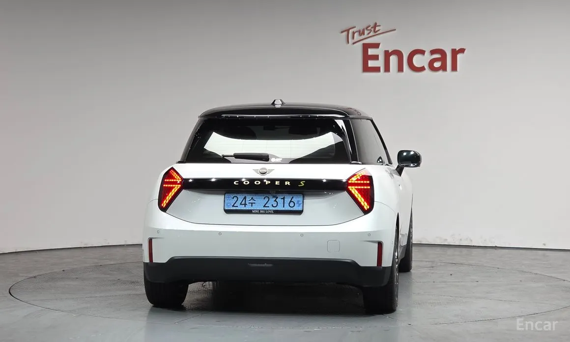 Фото 4 - Mini Cooper