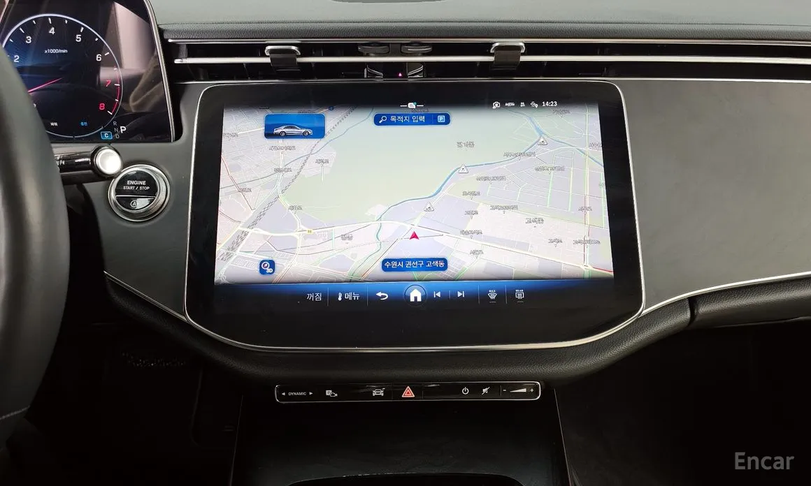 Photo 14 - Mercedes-Benz E-Class