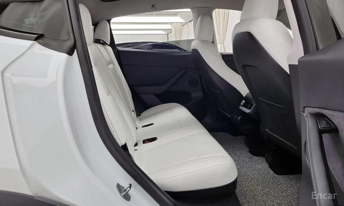 Фото 12 - Tesla Model Y