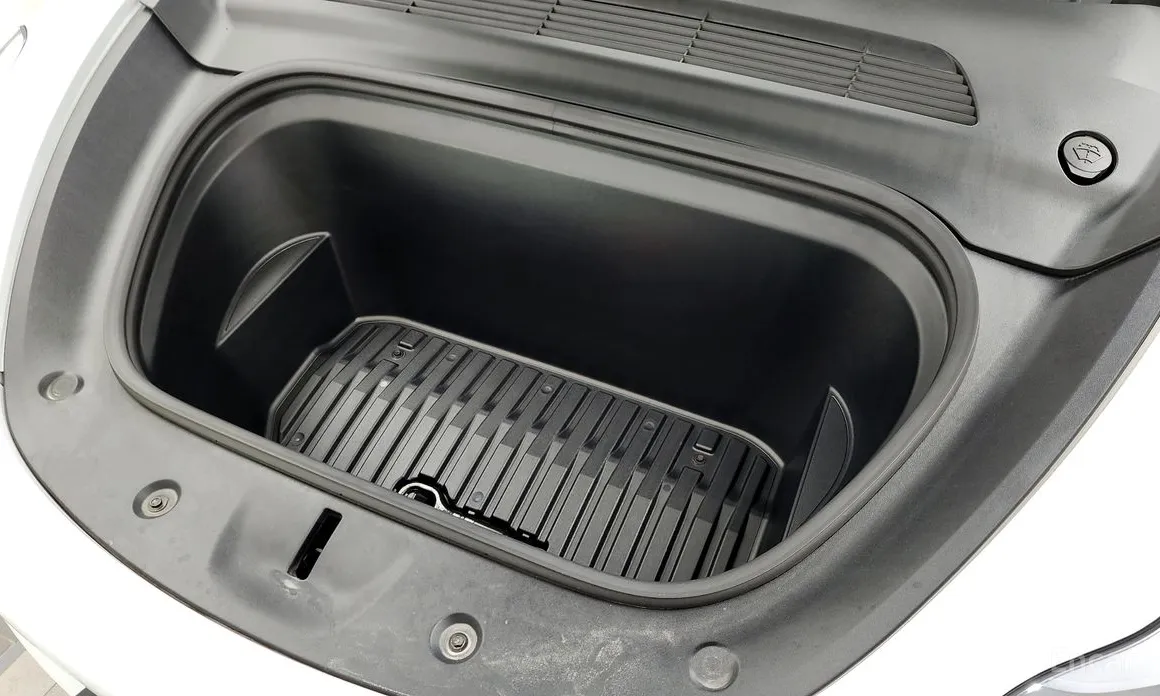 Фото 6 - Tesla Model Y